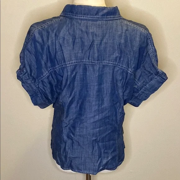 Banana Republic Blue Button Down Shirt with Notched Collar and Cuffed Sleeves - Picture 5 of 6